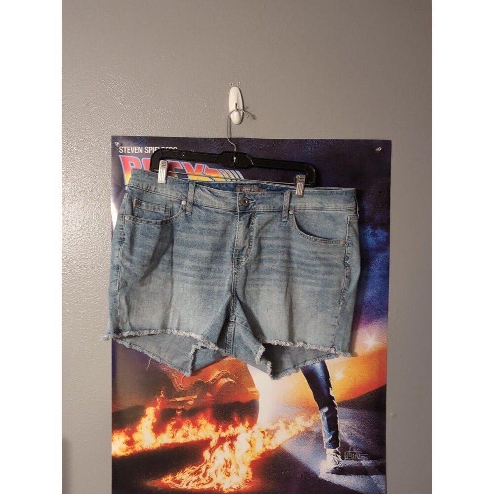 Torrid Blue Denim Cutoff Booty Shorts Women's Plus Size 18 Pockets